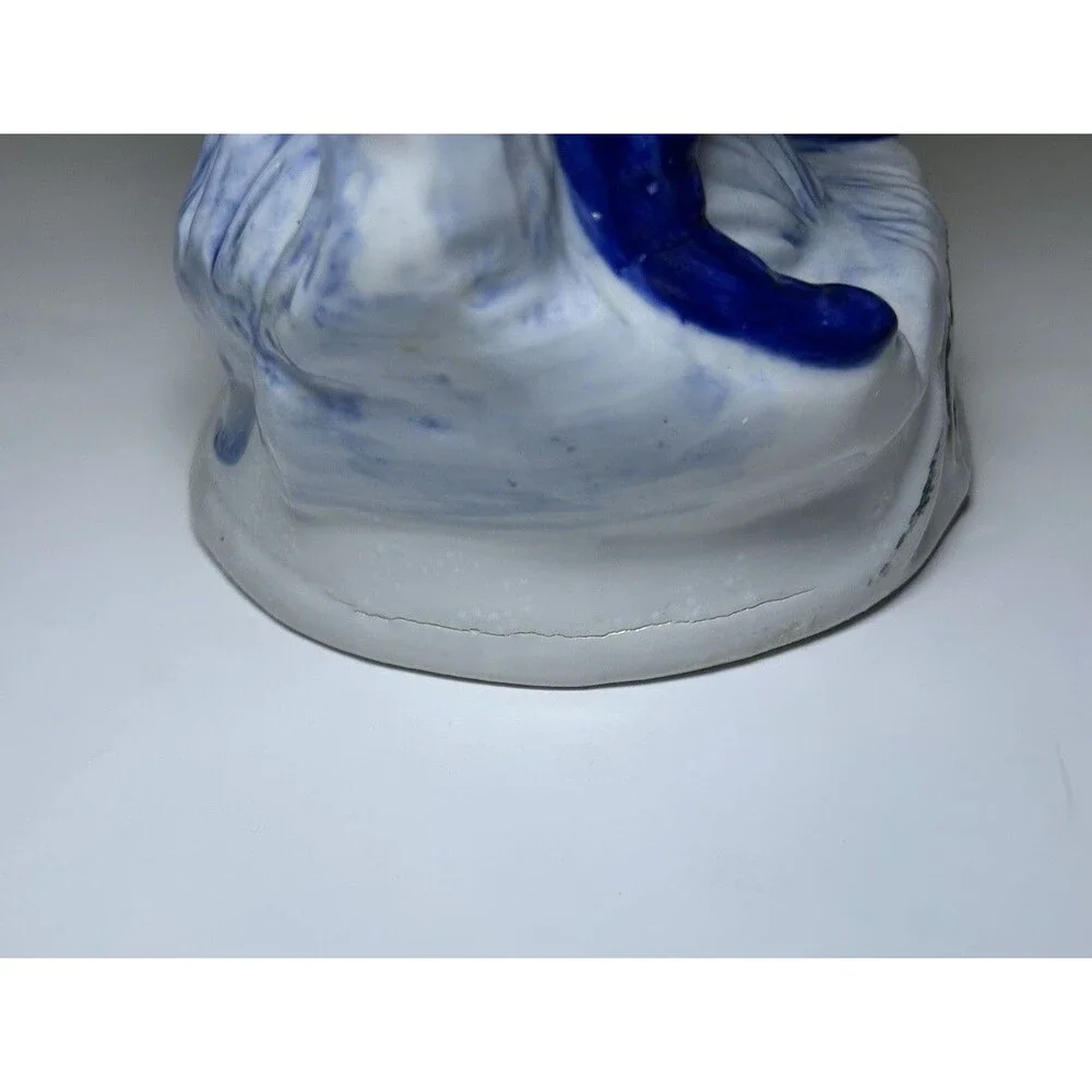Vintage Victorian/Colonial Gentleman Ceramic Porcelain Figurine White/Blue Decor